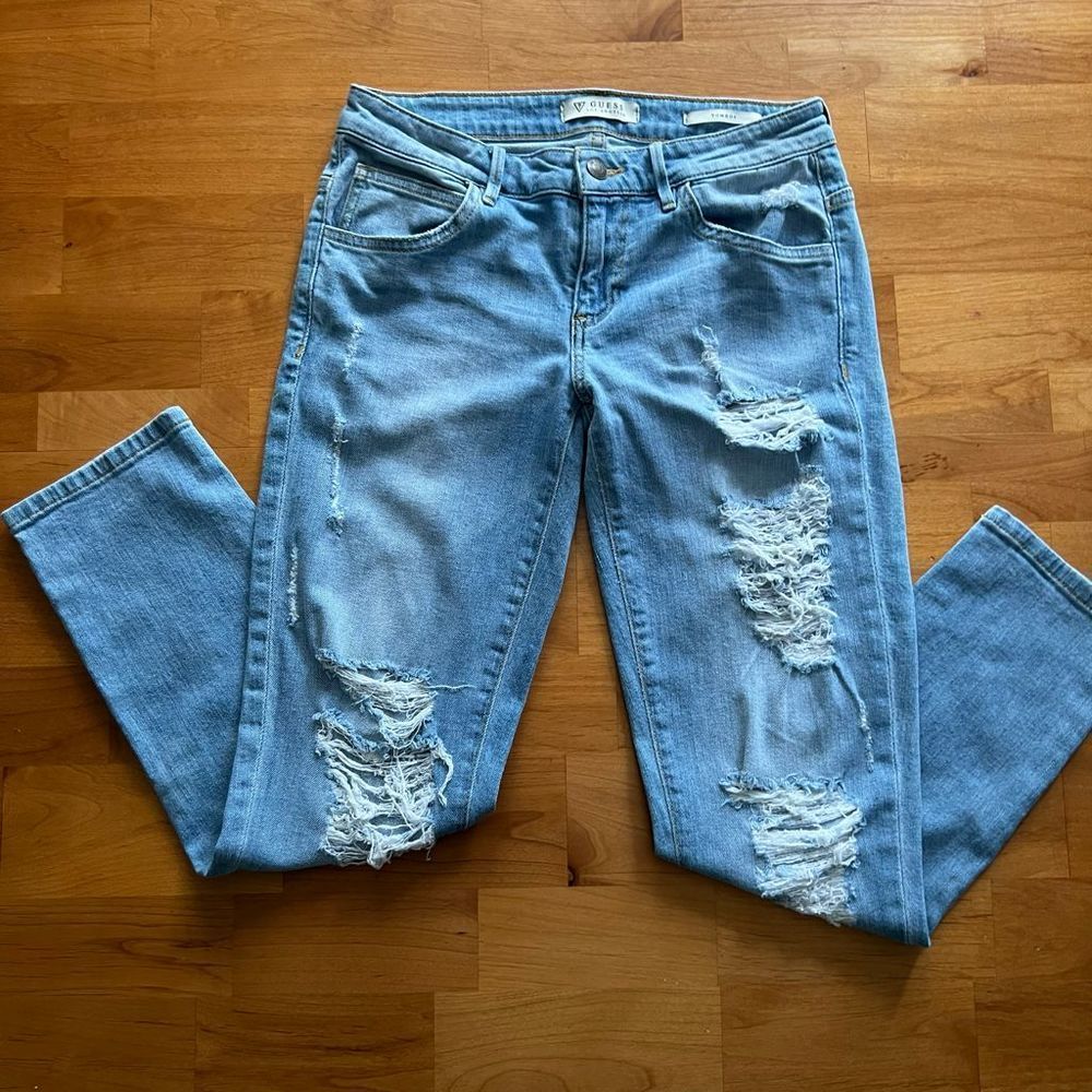 GUESS light wash distressed TOMBOY jeans Sz 25